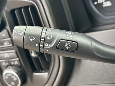 Used 2022 Chevrolet Silverado 1500 Custom image 17