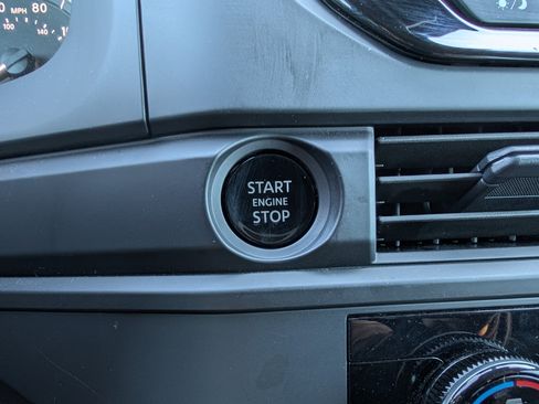 Used 2025 Nissan Pathfinder S image 32