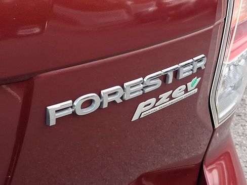 Used 2017 Subaru Forester 2.5i Premium w/ All-Weather Package AWD/4WD image 29