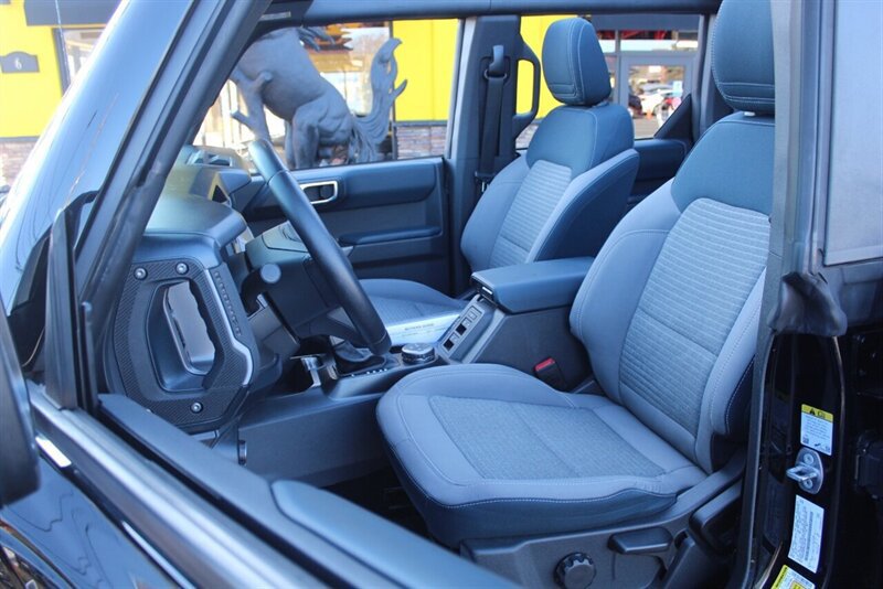 Used 2023 Ford Bronco Outer Banks AWD/4WD image 13