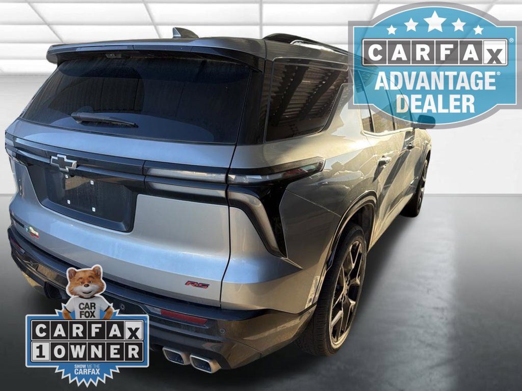 Used 2025 Chevrolet Traverse RS w/ LPO, Floor Liner Package FWD image 2
