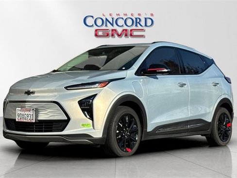 Used 2023 Chevrolet Bolt EUV Premier w/ Redline Edition image 8