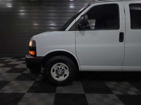 Used 2019 Chevrolet Express 3500 LS image 31