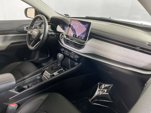 Used 2022 Jeep Compass Latitude w/ Sun and Sound Group image 27