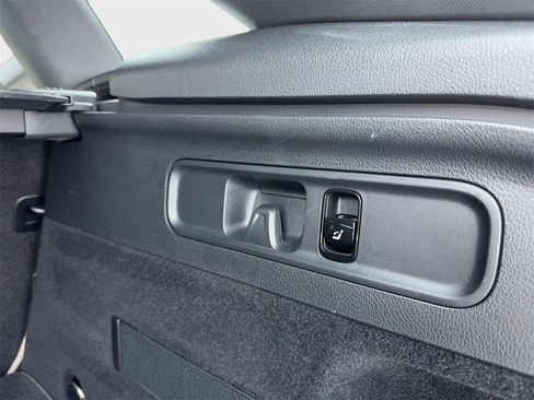 Used 2024 Mercedes-Benz GLC 300 image 19