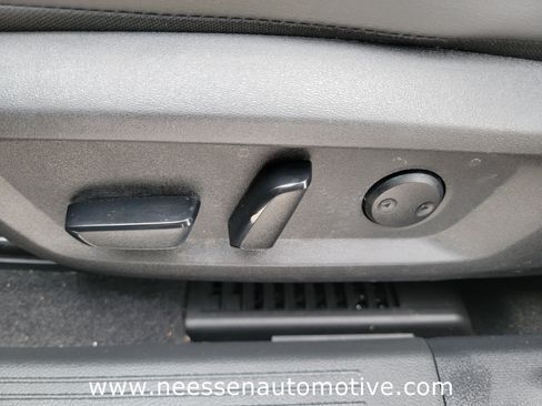 Used 2024 Nissan Rogue SV w/ SV Premium Package image 15