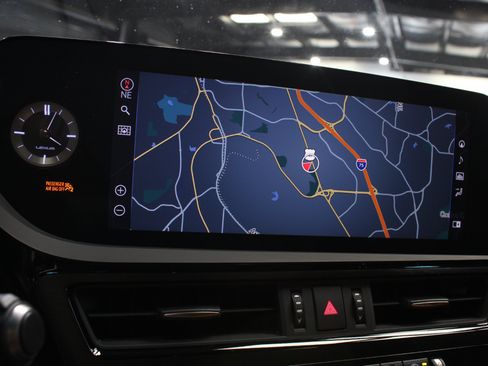 Used 2022 Lexus ES 300h Ultra Luxury w/ Accessory Package 2 FWD image 57