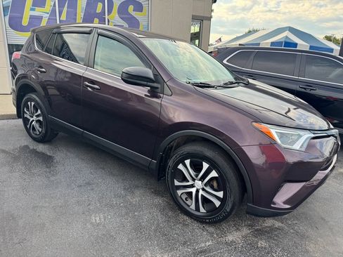 Used 2018 Toyota RAV4 LE w/ All Weather Liner Package AWD/4WD image 7