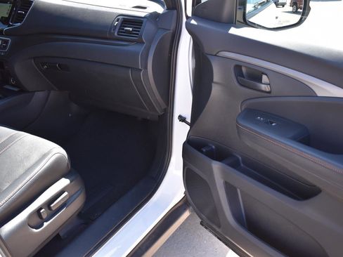 Used 2023 Honda Passport TrailSport image 17