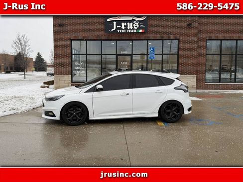 Used 2016 Ford Focus ST w/ Equipment Group 401A image 1