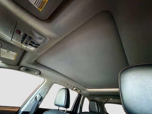 Used 2018 Toyota Highlander Limited Platinum AWD/4WD image 27