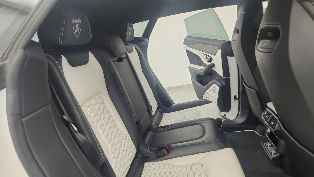 Used 2019 Lamborghini Urus AWD/4WD image 46