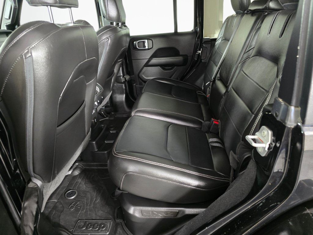 Used 2023 Jeep Wrangler Unlimited Sahara AWD/4WD image 36