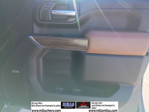 Used 2023 Chevrolet Silverado 2500 High Country w/ Technology Package image 17