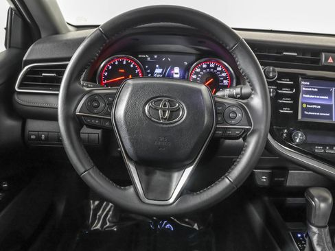 Used 2018 Toyota Camry XSE image 25