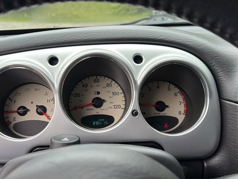 Used 2004 Chrysler PT Cruiser Limited image 14