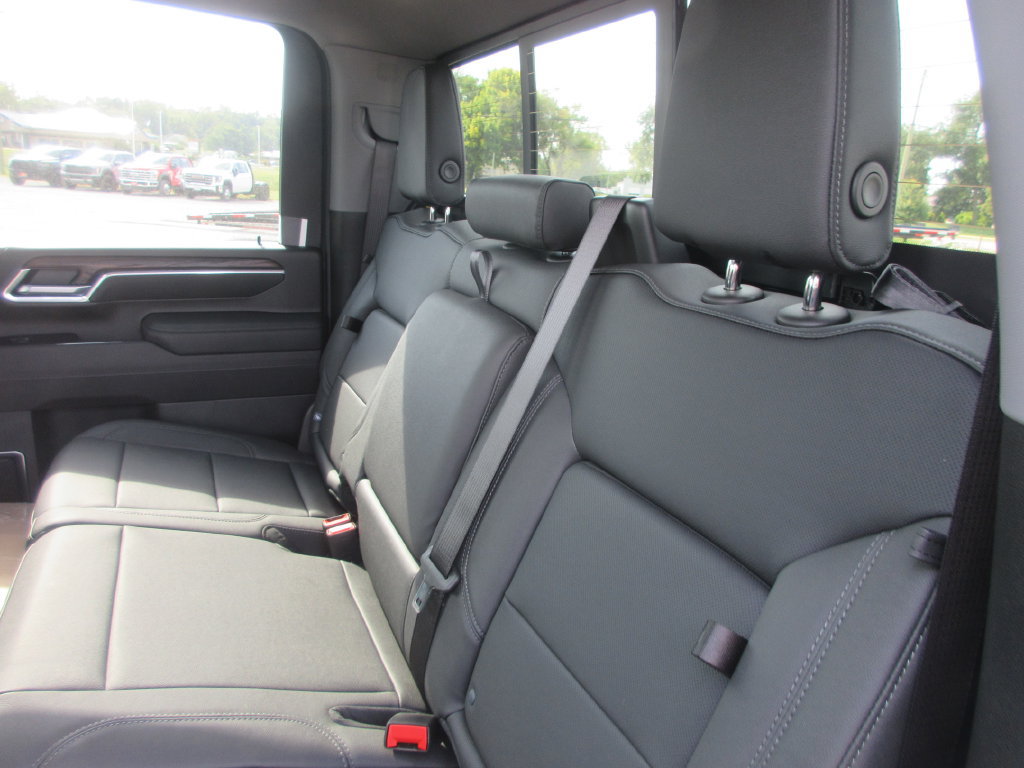 New 2026 GMC Sierra 3500 SLT w/ SLT Premium Package AWD/4WD image 13