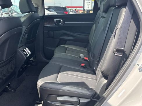 Used 2025 Kia Sorento S w/ Panoramic Sunroof Package FWD image 25