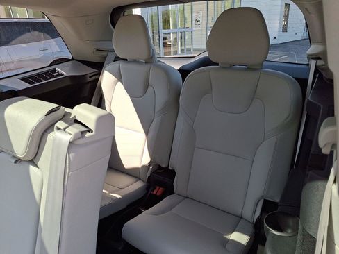 Certified 2023 Volvo XC90 B6 Plus w/ Protection Package Premier AWD/4WD image 10