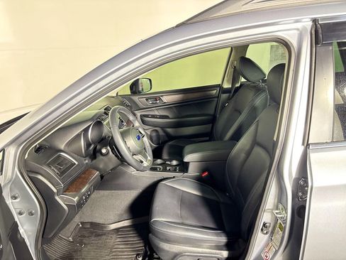 Used 2019 Subaru Outback 3.6R Limited w/ Popular Package #2 image 11