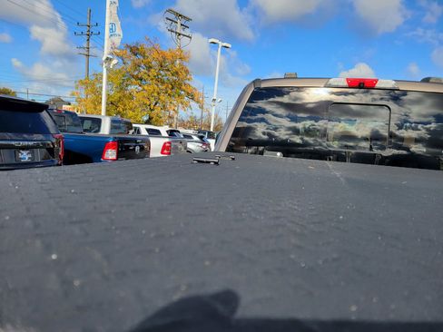 Used 2020 Ford F250 Lariat w/ Chrome Package image 18