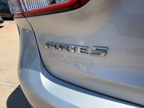 Used 2016 Kia Forte LX FWD image 10