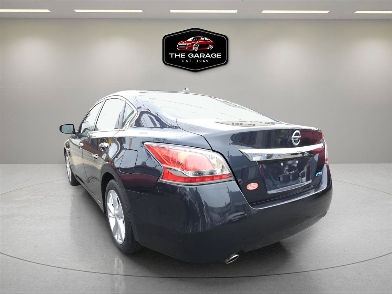 Used 2014 Nissan Altima 2.5 SL w/ Moonroof Package FWD image 4