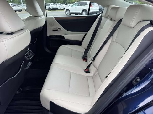 Used 2025 Lexus ES 350 w/ Premium Package FWD image 14