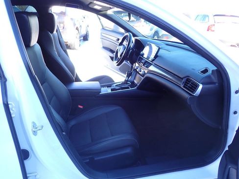 Used 2020 Honda Accord Sport image 12