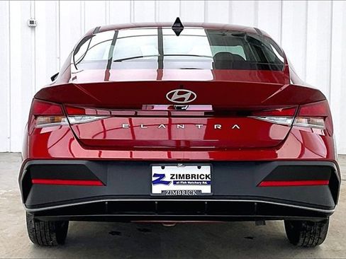 New 2026 Hyundai Elantra SE image 4