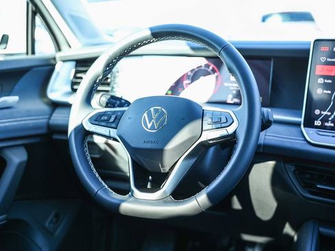 New 2026 Volkswagen Tiguan SE image 25