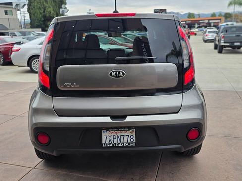 Used 2017 Kia Soul image 11