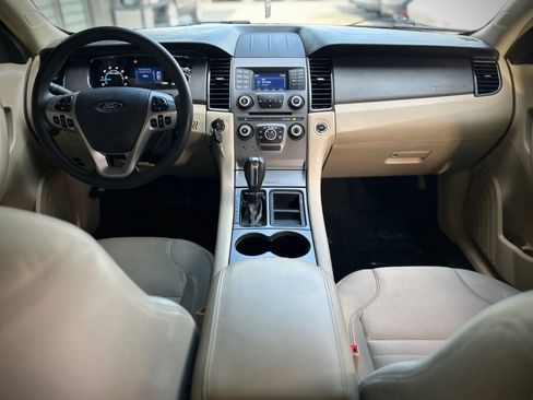 Used 2015 Ford Taurus SE image 13