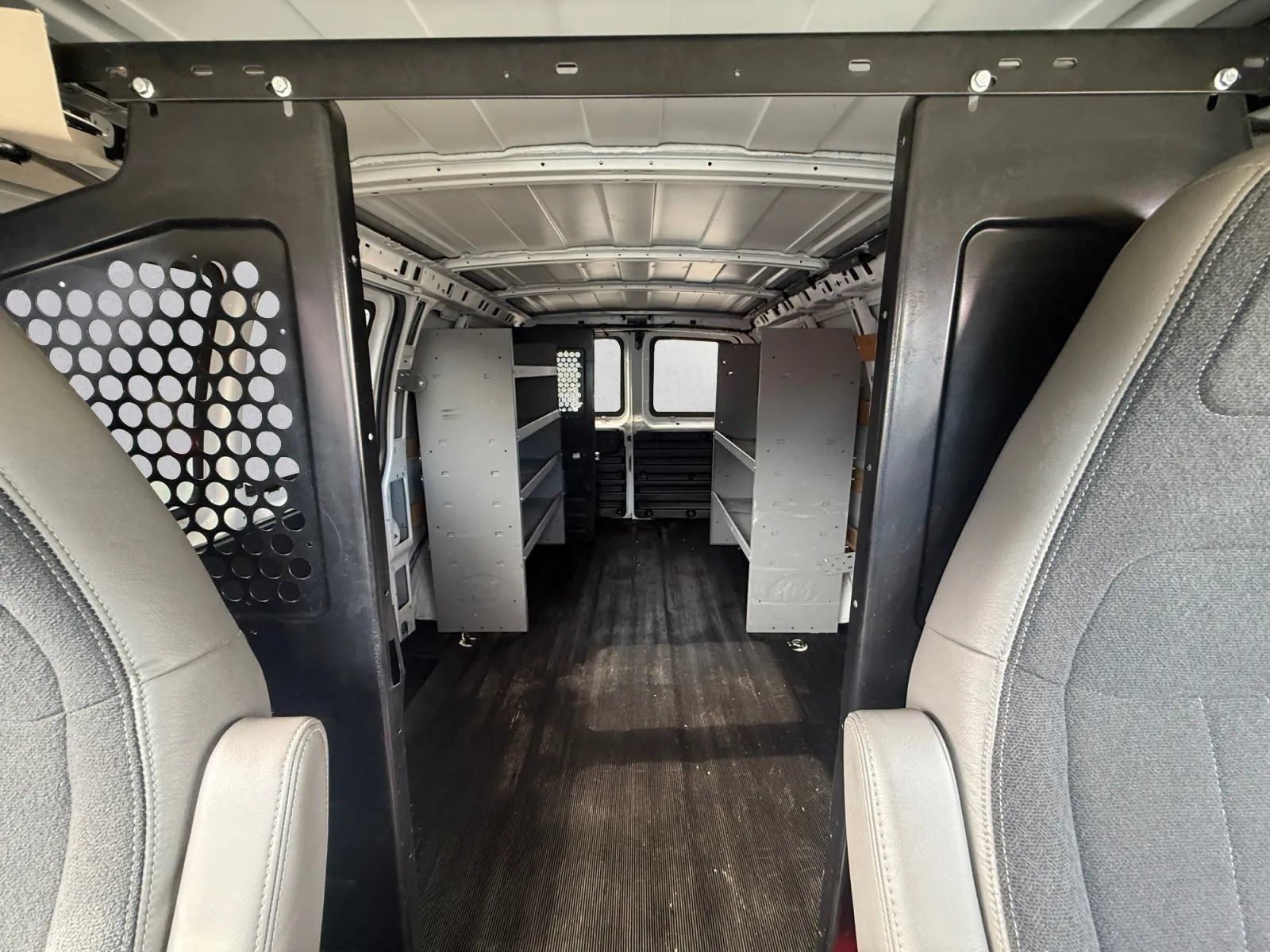 Used 2018 Chevrolet Express 2500 w/ Driver Convenience Package RWD image 21