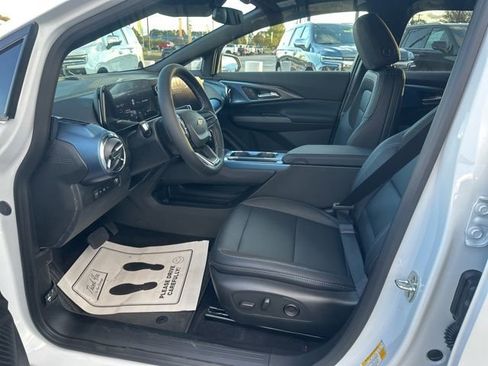 New 2026 Chevrolet Equinox EV LT image 16