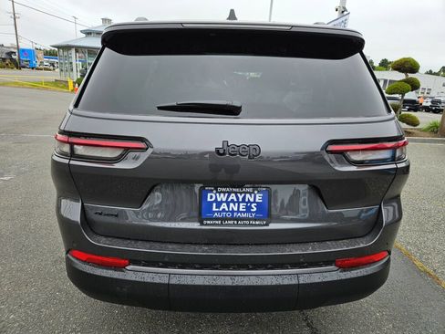 New 2026 Jeep Grand Cherokee L Limited w/ Limited Altitude Package AWD/4WD image 4