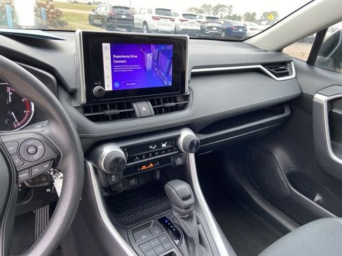 Used 2024 Toyota RAV4 LE image 22