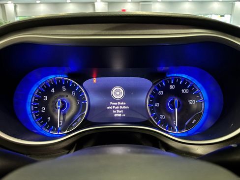 Used 2020 Chrysler Pacifica Touring-L Plus FWD image 35