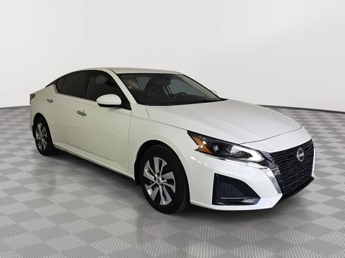 Certified 2023 Nissan Altima 2.5 S FWD image 2