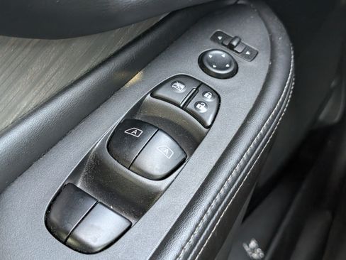 Used 2018 Nissan Murano SV w/ Cargo Package FWD image 8