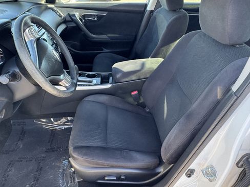 Used 2014 Nissan Altima 2.5 SV w/ Convenience Package image 17