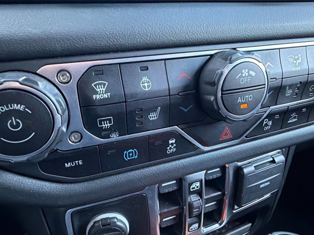 Used 2024 Jeep Wrangler High Altitude AWD/4WD image 79