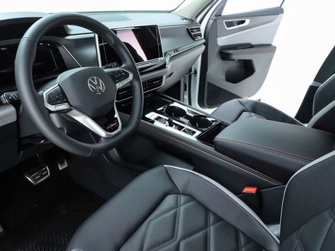 New 2026 Volkswagen Atlas Peak Edition image 58