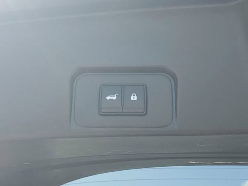 Certified 2024 Nissan Rogue SV FWD image 16