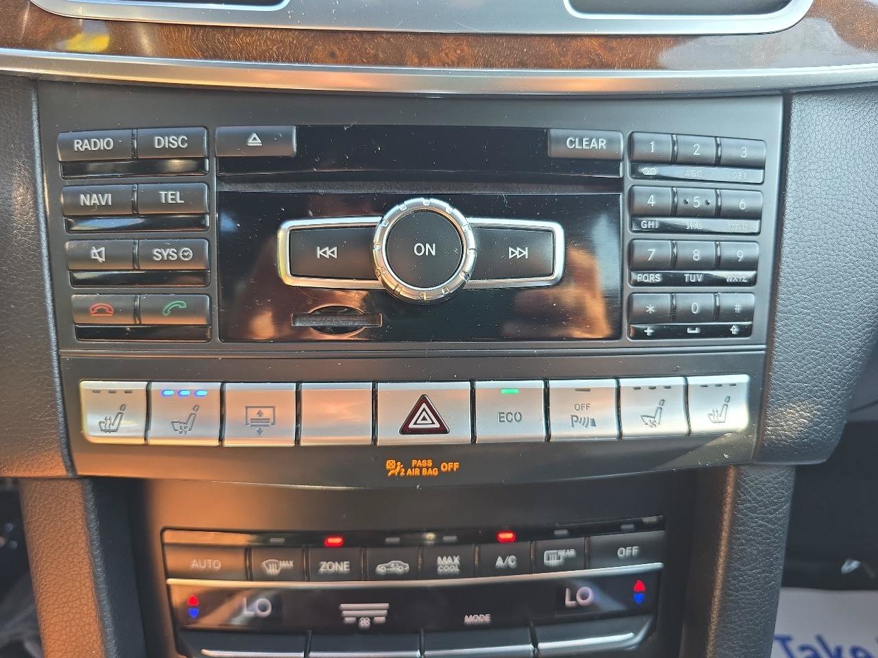 Used 2015 Mercedes-Benz E 400 4MATIC Sedan image 28