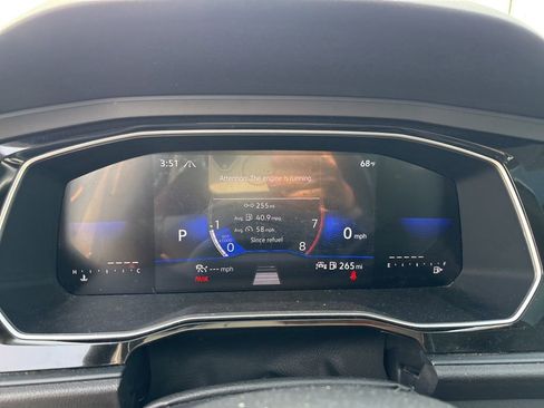 Used 2024 Volkswagen Jetta SE image 24