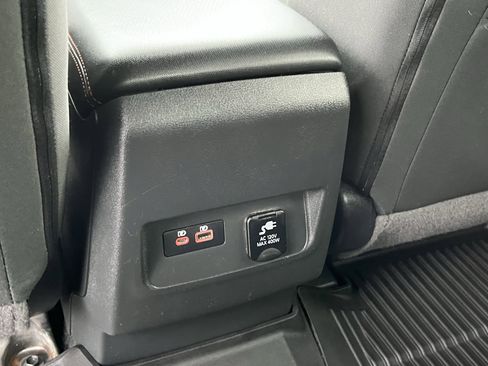 Used 2023 Nissan Frontier PRO-4X w/ Pro Convenience Package AWD/4WD image 17