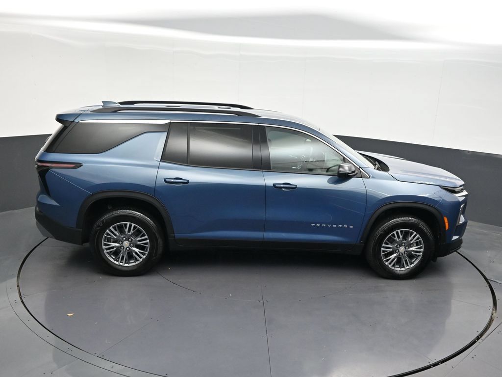 Used 2025 Chevrolet Traverse LT w/ Driver Confidence Package FWD image 26