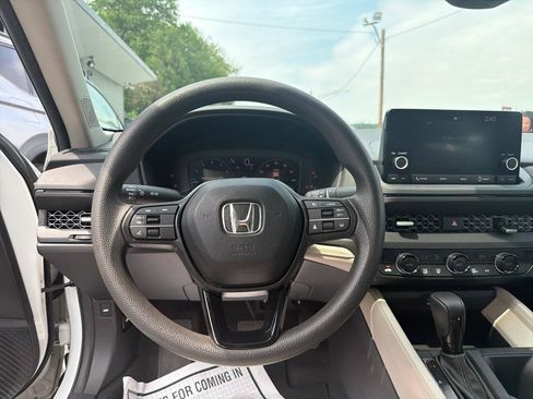 Used 2023 Honda Accord EX image 20