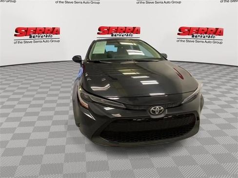 Used 2020 Toyota Corolla LE image 4